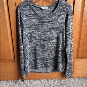 Casual stretchy Cloud Chaser Gray Long Sleeve Round Neck Top women’s L